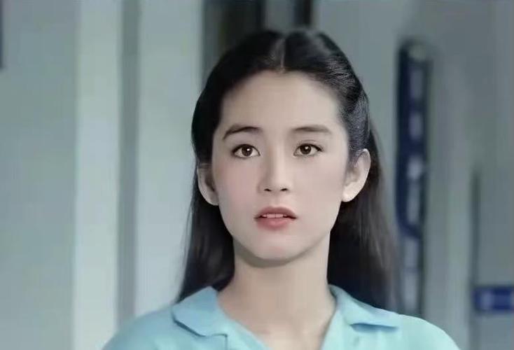 1990年林青霞与河南农村的亲姐相认,对方一贫如洗,却拒绝她帮助-第7张图片 1990年林青霞与河南农村的亲姐相认,对方一贫如洗,却拒绝她帮助-第7张图片
