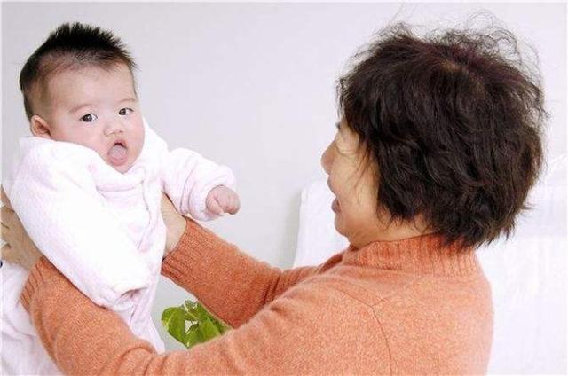 宝宝多大合适给婆婆带(孩子多大必须由妈妈带)-第2张图片 宝宝多大合适给婆婆带(孩子多大必须由妈妈带)-第2张图片