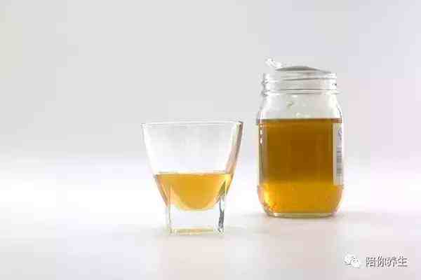 蜂蜜水的功效与作用（蜂蜜水什么时候喝好）-第1张图片