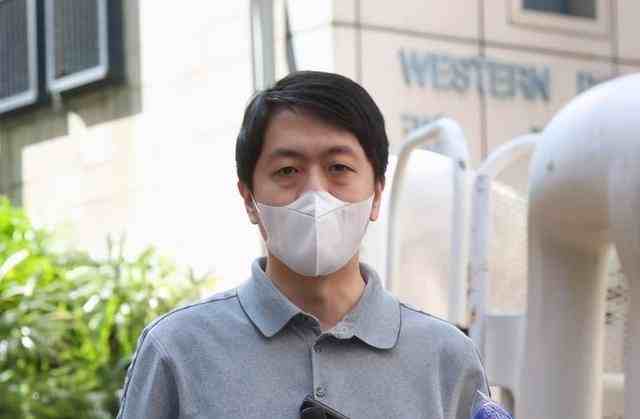 香港反对派议员许智峰被拘捕-许智峰被警察怼视频-第1张图片
