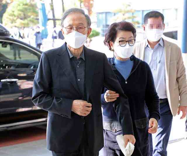 韩国前总统李明博今日入狱-李明博终审获刑17年-第2张图片