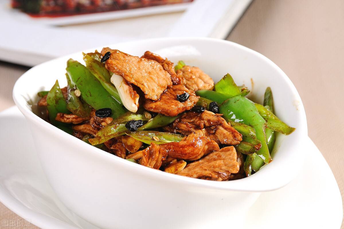 大辣椒炒肉的做法!(湖南名菜辣椒炒肉!)-第7张图片 大辣椒炒肉的做法!(湖南名菜辣椒炒肉!)-第7张图片