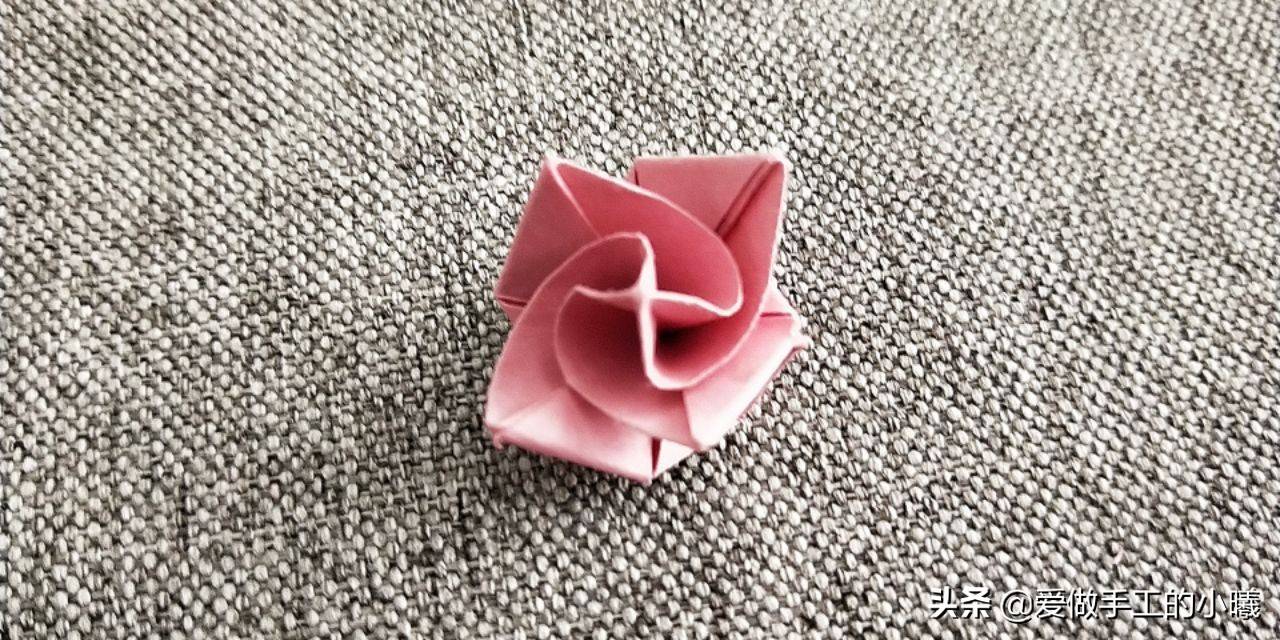 最最简单的玫瑰花折法（最简单的玫瑰花折纸教程）-第23张图片