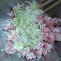 香菇饺子馅的做法（香菇肉馅水饺的做法步骤！）-第6张图片