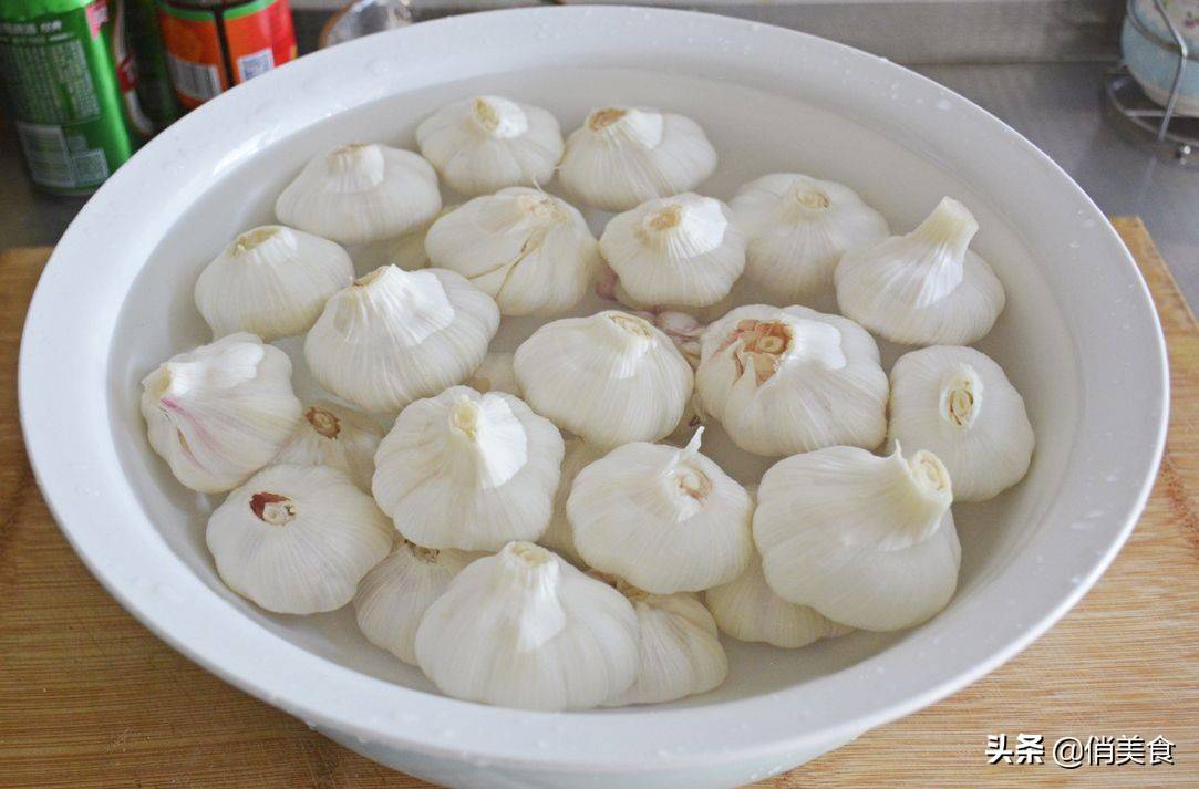 腌糖蒜的方法（正宗糖醋蒜的腌制方法！）-第6张图片