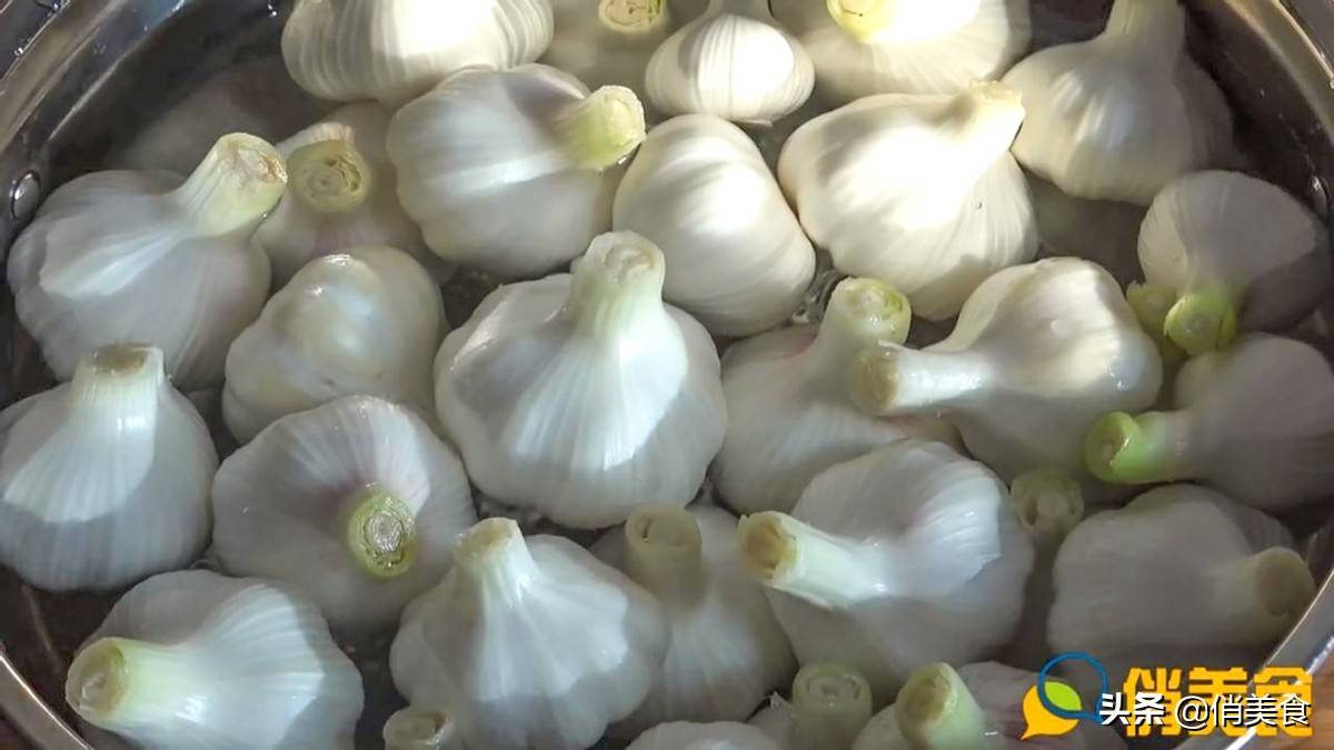 腌糖蒜的方法（正宗糖醋蒜的腌制方法！）-第10张图片