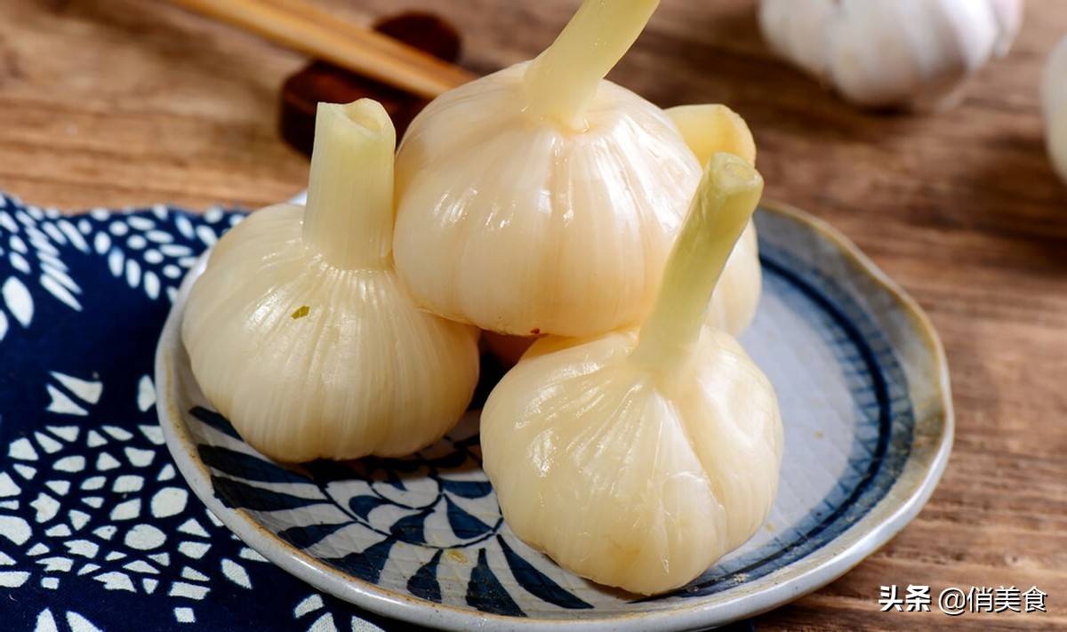 腌糖蒜的方法（正宗糖醋蒜的腌制方法！）-第14张图片