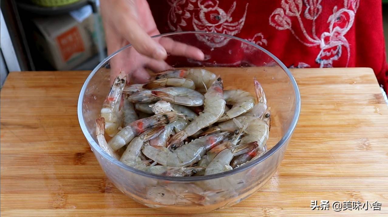 干锅虾的做法（正宗的干锅虾是这样做的）-第2张图片