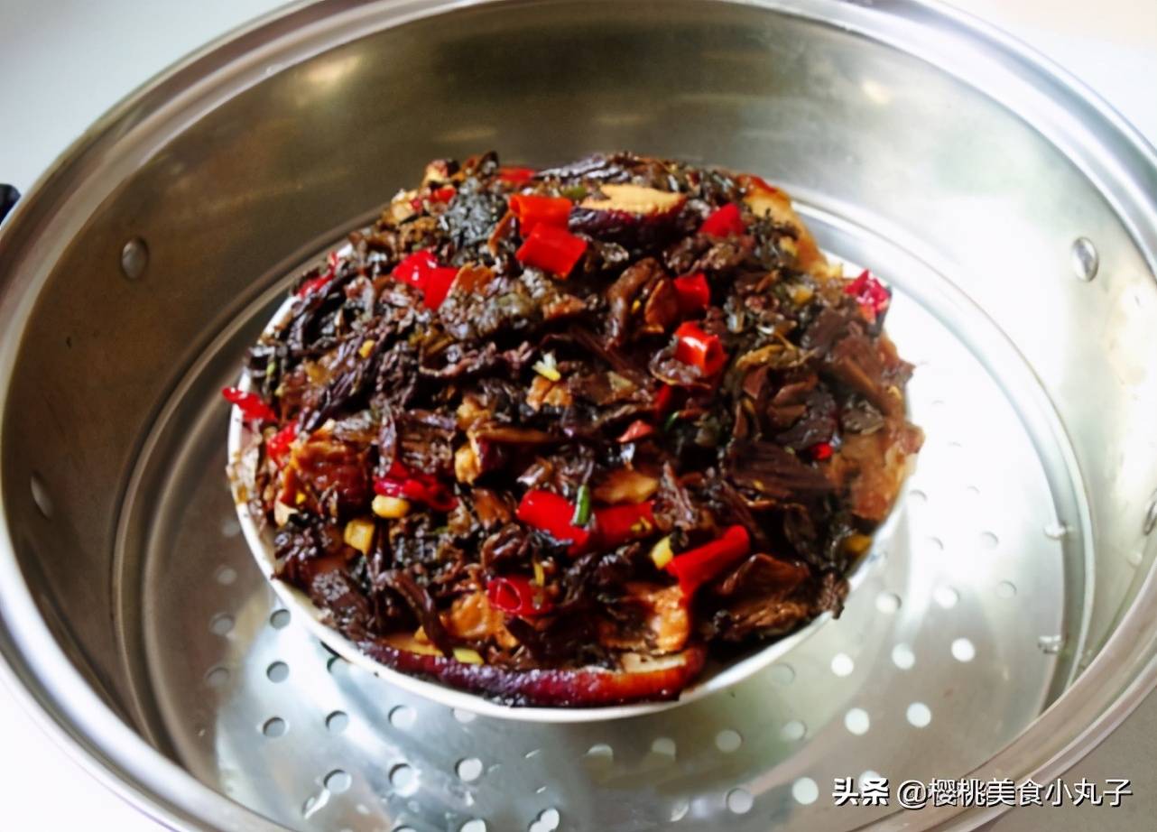 梅干菜扣肉做法（大厨教你梅菜扣肉的经典做法）-第11张图片