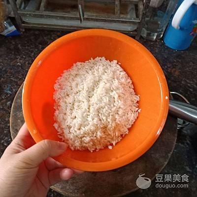 生炒糯米饭（生炒糯米饭的做法）-第4张图片