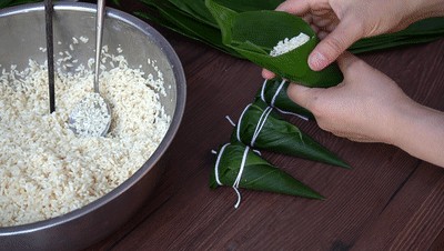 怎么做粽子（碱水粽最简单的做法）-第6张图片
