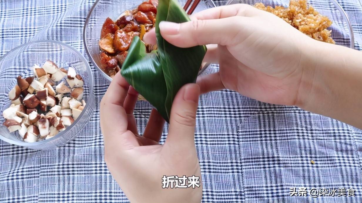 鲜肉棕子（鲜肉粽子怎么腌制？）-第29张图片