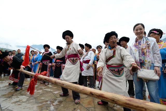 少数名族(56个民族的故事)-第77张图片 少数名族(56个民族的故事)-第77张图片