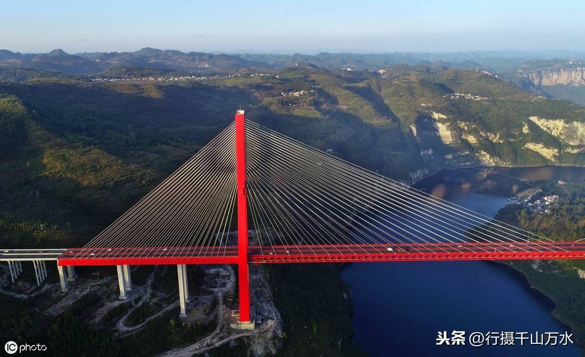 世界上最大的桥之斜拉桥（苏通长江大桥——世界最长斜拉桥）-第1张图片