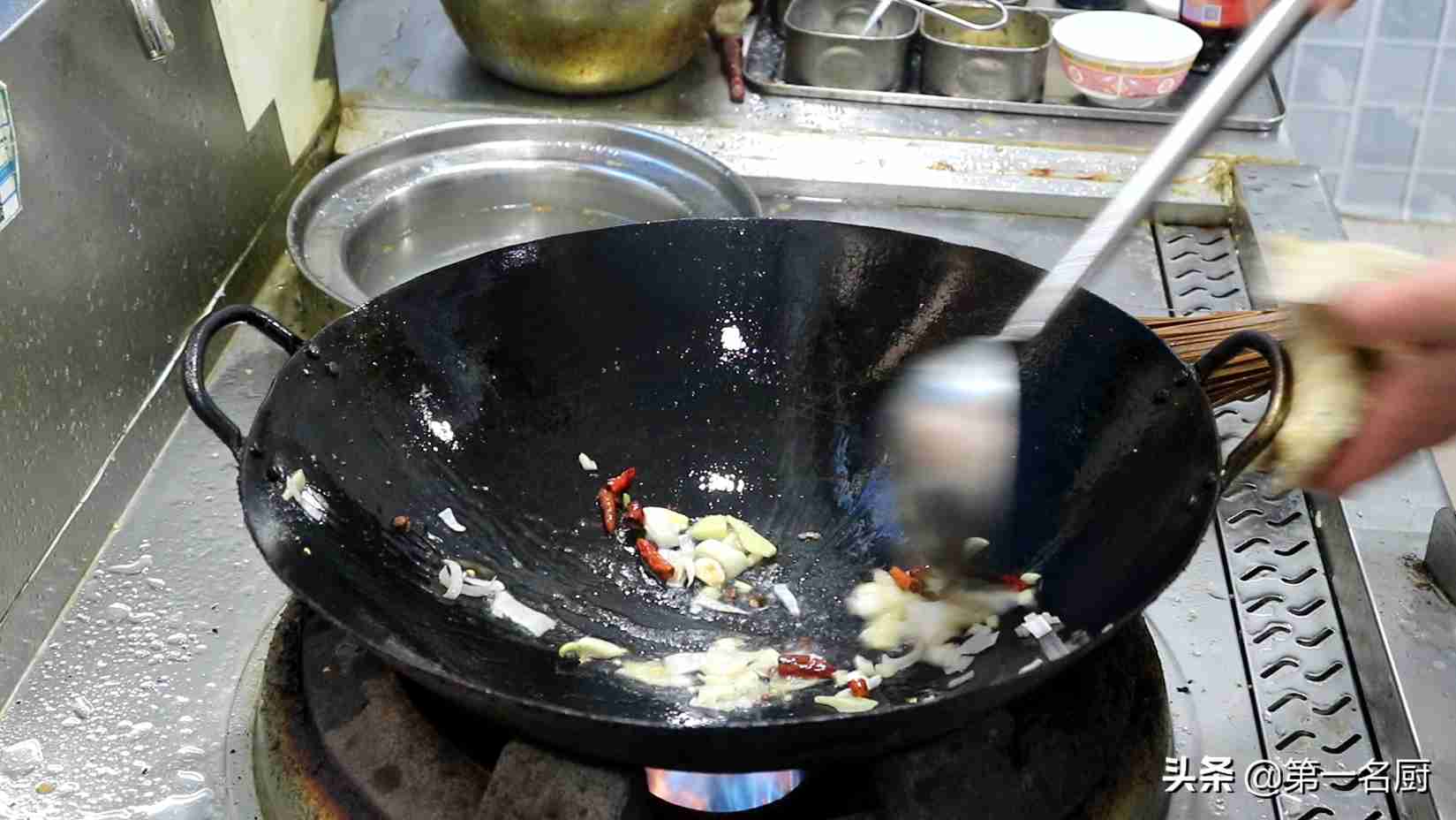 青椒炒肉的做法（青椒炒肉片怎样做）-第11张图片