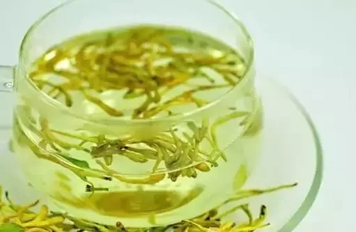 金银花茶（金银花泡水喝的功效与作用）-第1张图片