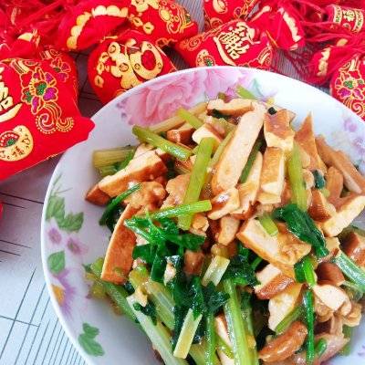 芹菜香干炒肉!(芹菜炒香干竟然这么好做?)-第16张图片 芹菜香干炒肉!(芹菜炒香干竟然这么好做?)-第16张图片