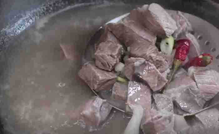 土豆炖牛肉!(土豆炖牛肉的做法)-第8张图片 土豆炖牛肉!(土豆炖牛肉的做法)-第8张图片