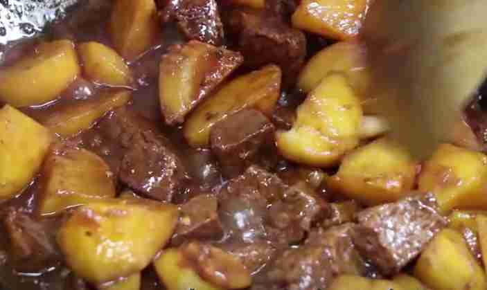 土豆炖牛肉!(土豆炖牛肉的做法)-第15张图片 土豆炖牛肉!(土豆炖牛肉的做法)-第15张图片