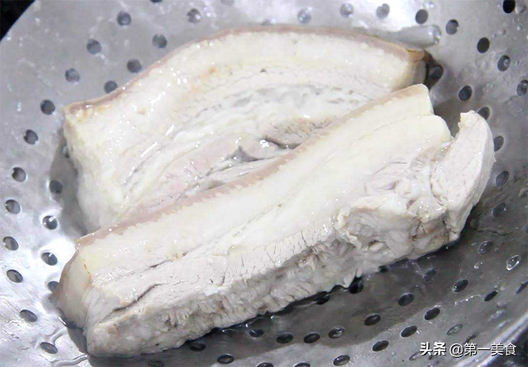 蒜泥白肉的做法（蒜蓉白肉怎么做）-第6张图片