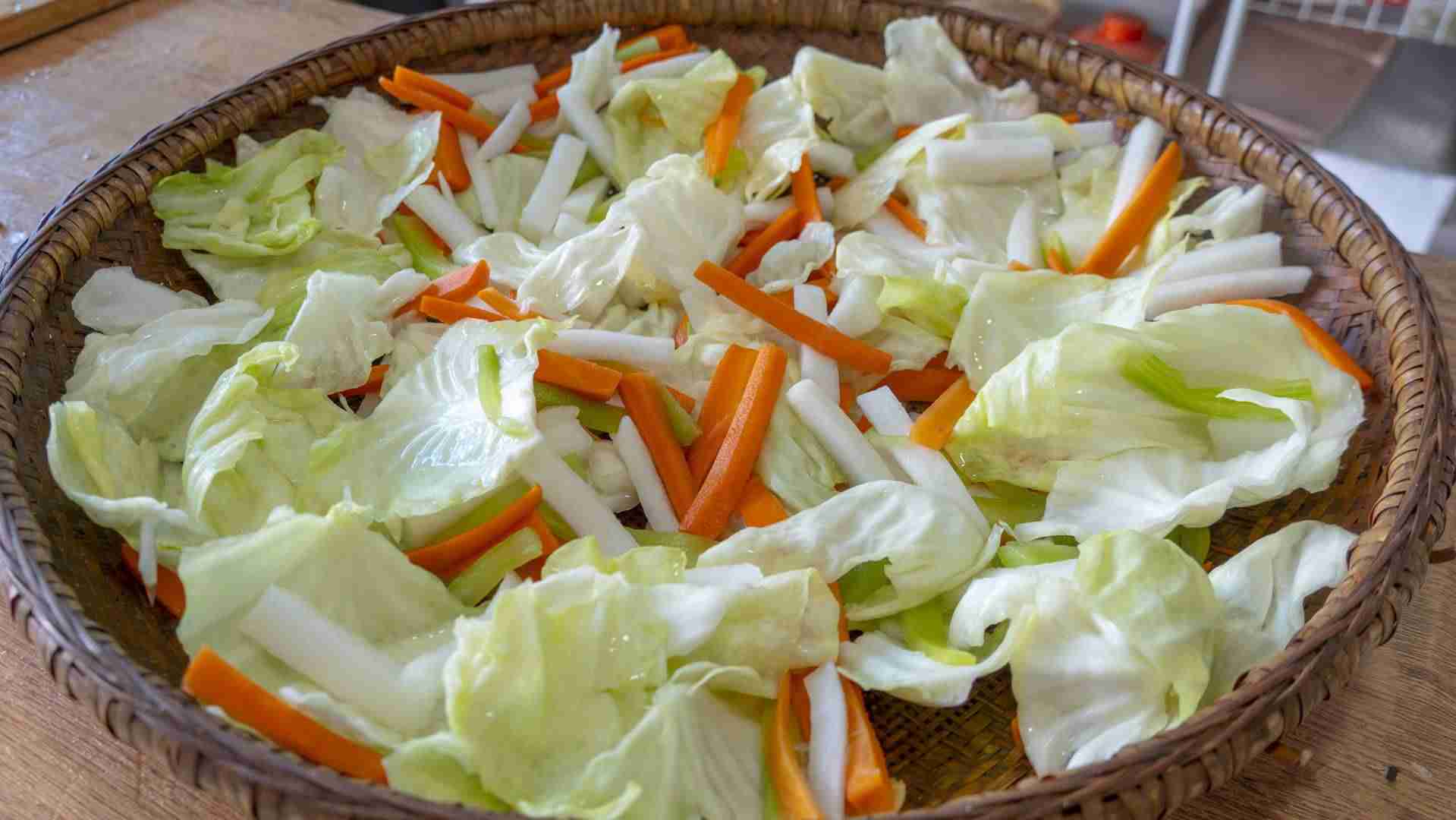 泡菜的腌制方法和配料（最简单好吃的泡菜做法）-第11张图片