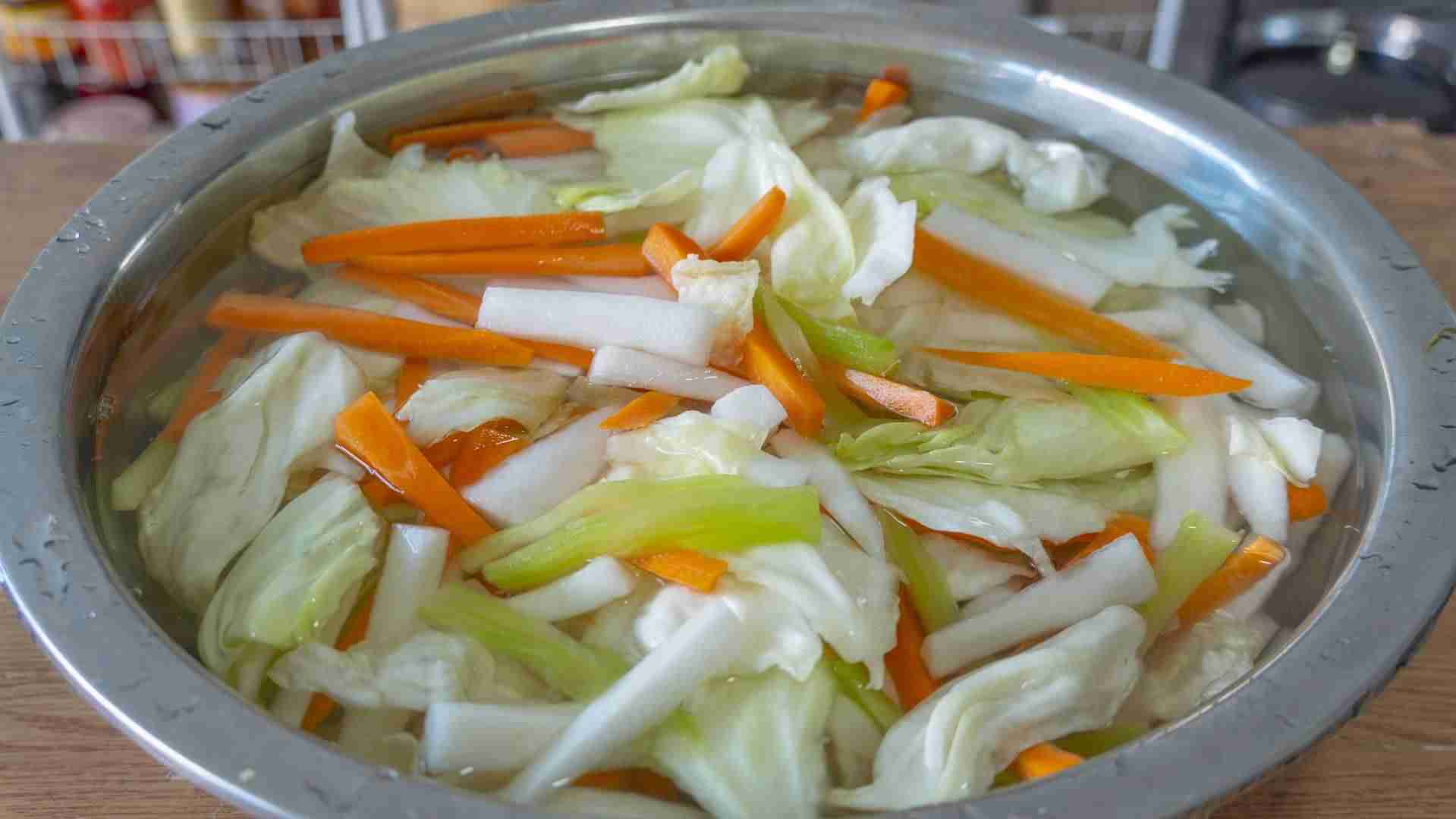 泡菜的腌制方法和配料（最简单好吃的泡菜做法）-第10张图片