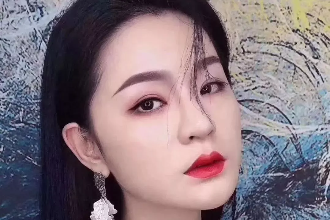 半永久纹身多久可以消(纹身分永久和半永久吗)-第1张图片 半永久纹身多久可以消(纹身分永久和半永久吗)-第1张图片