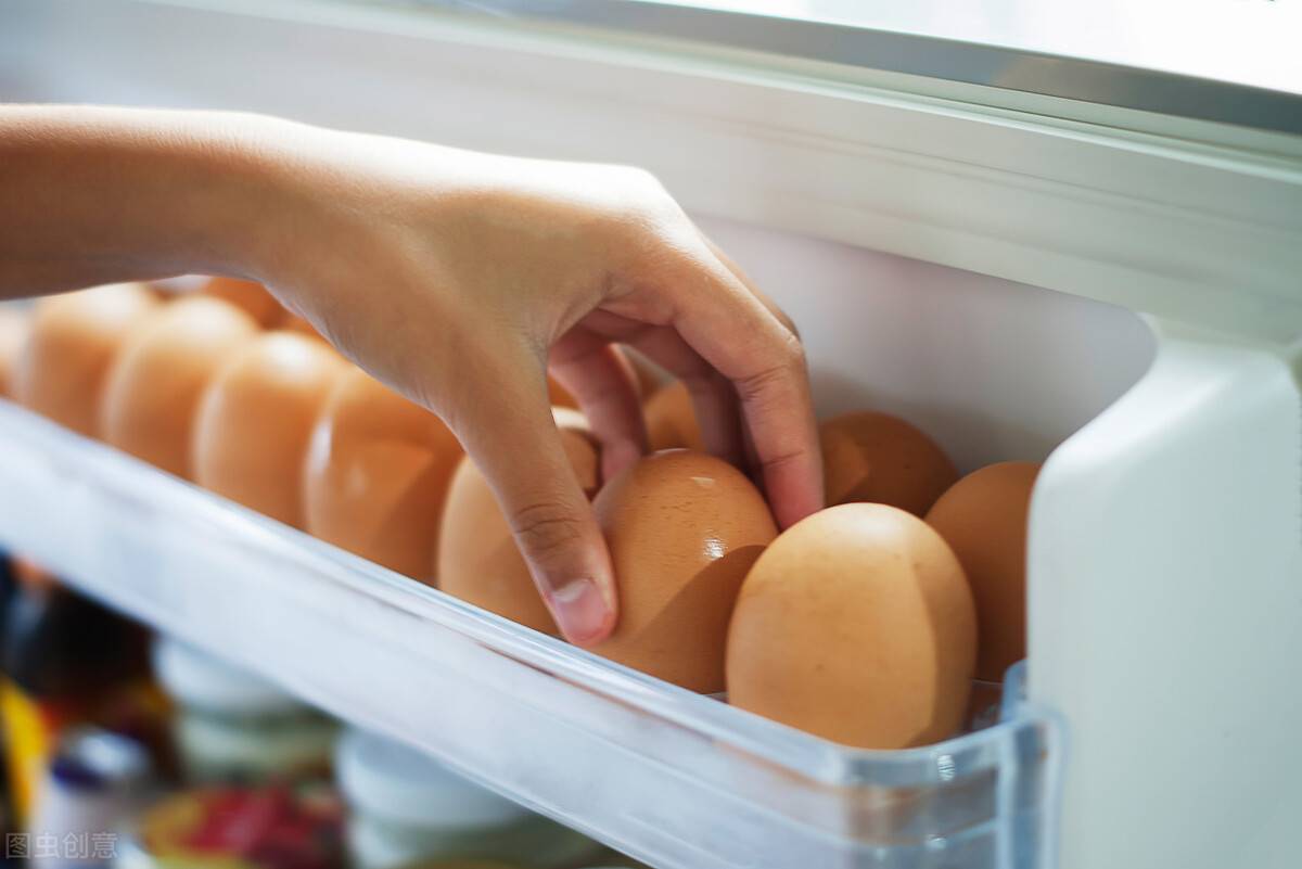 鸡蛋常温下能放多久(鸡蛋千万别放冰箱)-第1张图片