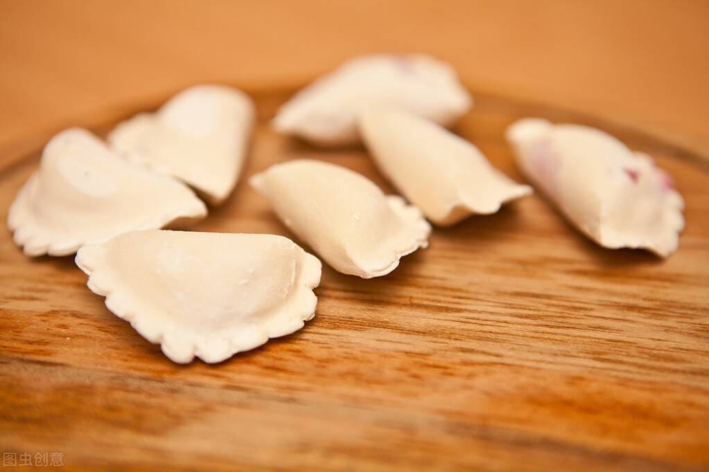 速冻饺子煮多久(速冻饺子怎样算熟了)-第2张图片 速冻饺子煮多久(速冻饺子怎样算熟了)-第2张图片