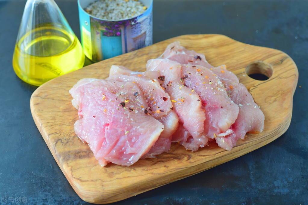 鸡胸肉煮多久能熟(水煮鸡胸肉的做法)-第3张图片 鸡胸肉煮多久能熟(水煮鸡胸肉的做法)-第3张图片