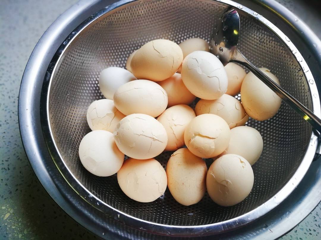 茶叶蛋能放多久(泡茶叶蛋的水能放几天)-第4张图片 茶叶蛋能放多久(泡茶叶蛋的水能放几天)-第4张图片