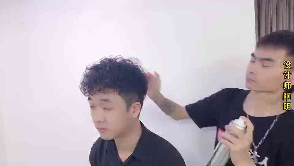 男生多久剪一次头发(男生留长头发需要多长时间)-第2张图片 男生多久剪一次头发(男生留长头发需要多长时间)-第2张图片