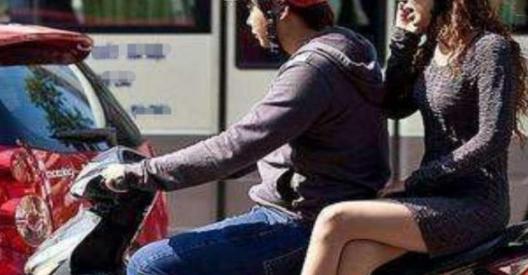 坐摩托车时女生下面有反应吗（女生坐摩托喜欢侧坐的原因）-第4张图片