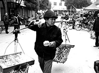 鸡毛鹅毛换糖是什么意思-第6张图片 鸡毛鹅毛换糖是什么意思-第6张图片