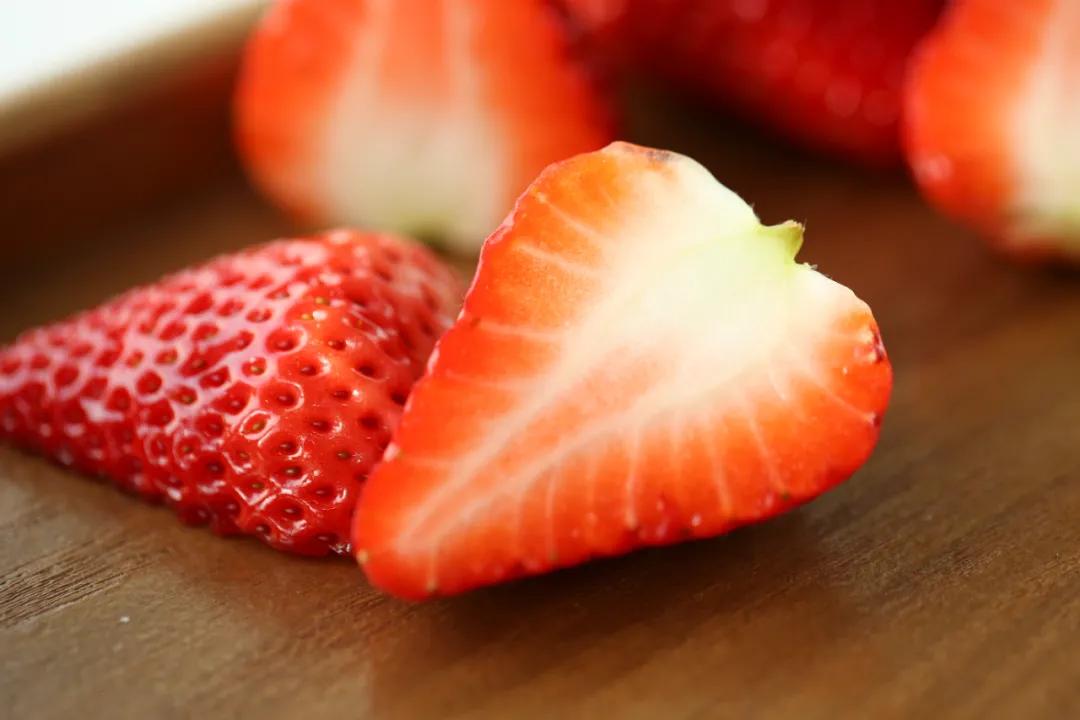 丹东草莓几月份最好吃（丹东的草莓哪个季节最甜最便宜）-第4张图片