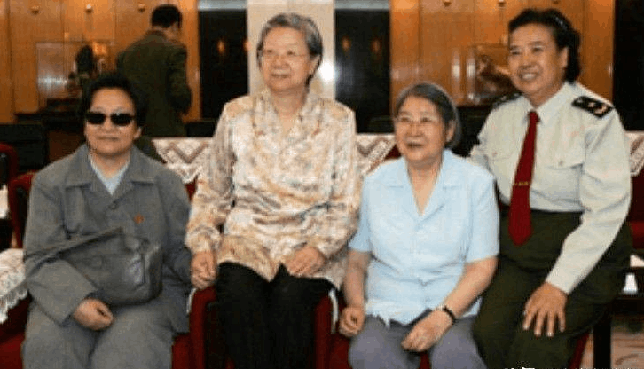李讷生娃后第一次见爸爸(在毛主席双儿女亲家张文秋家当保姆)-第19张图片