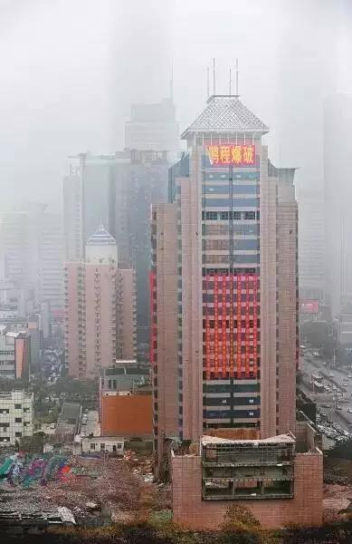 西安大楼为什么爆破(西安金花大楼为什么要爆破)-第1张图片 西安大楼为什么爆破(西安金花大楼为什么要爆破)-第1张图片