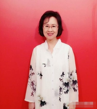 琼瑶个人资料介绍(琼瑶个人资料简介,图片)-第10张图片 琼瑶个人资料介绍(琼瑶个人资料简介,图片)-第10张图片