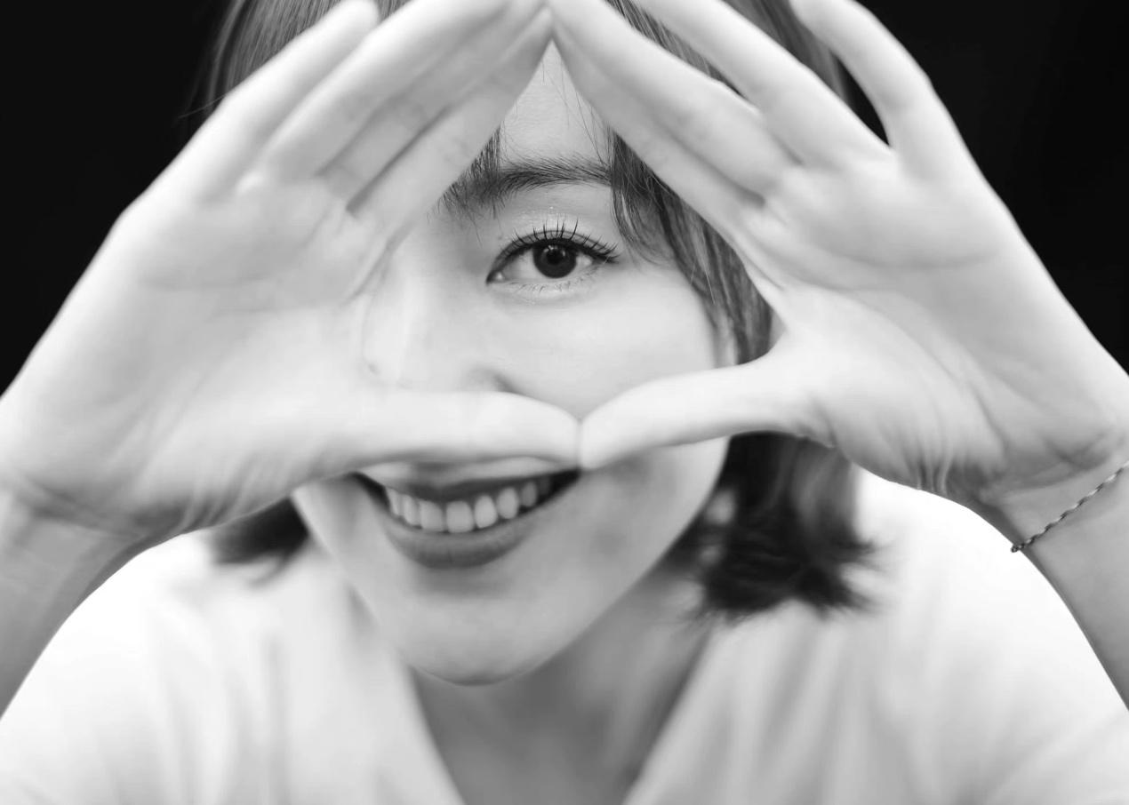 主持人王冠:两次从央视消失,与曹可凡传绯闻,38岁未婚也幸福-第25张图片 主持人王冠:两次从央视消失,与曹可凡传绯闻,38岁未婚也幸福-第25张图片