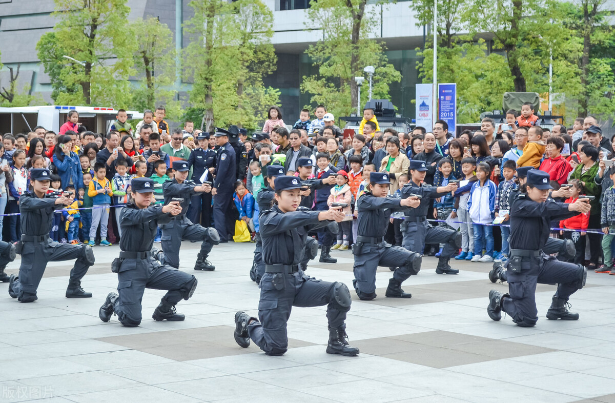 狱警(狱警一个月多少钱工资)-第3张图片