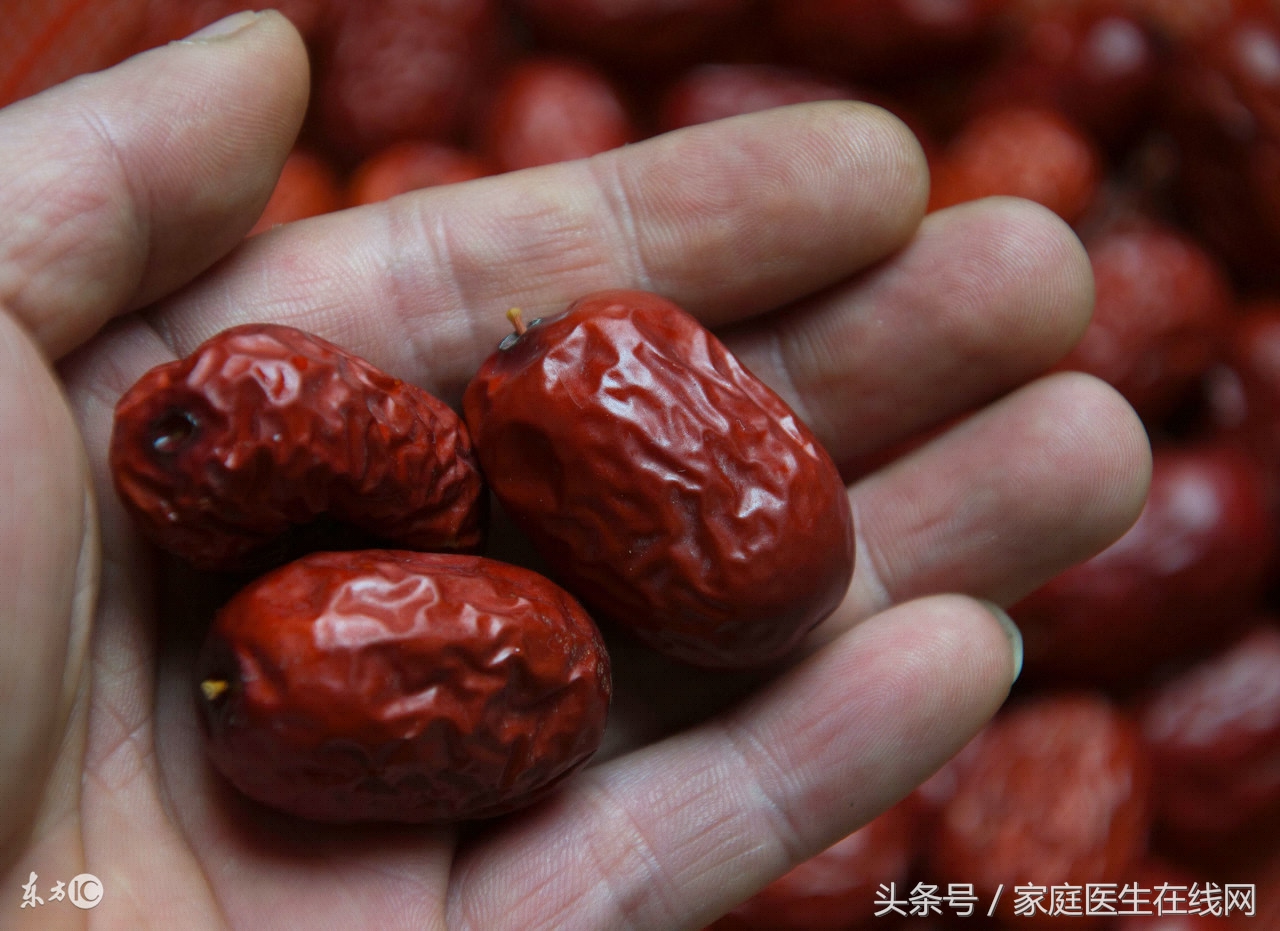 一天吃几颗红枣最好（吃红枣有什么好处和坏处）-第4张图片