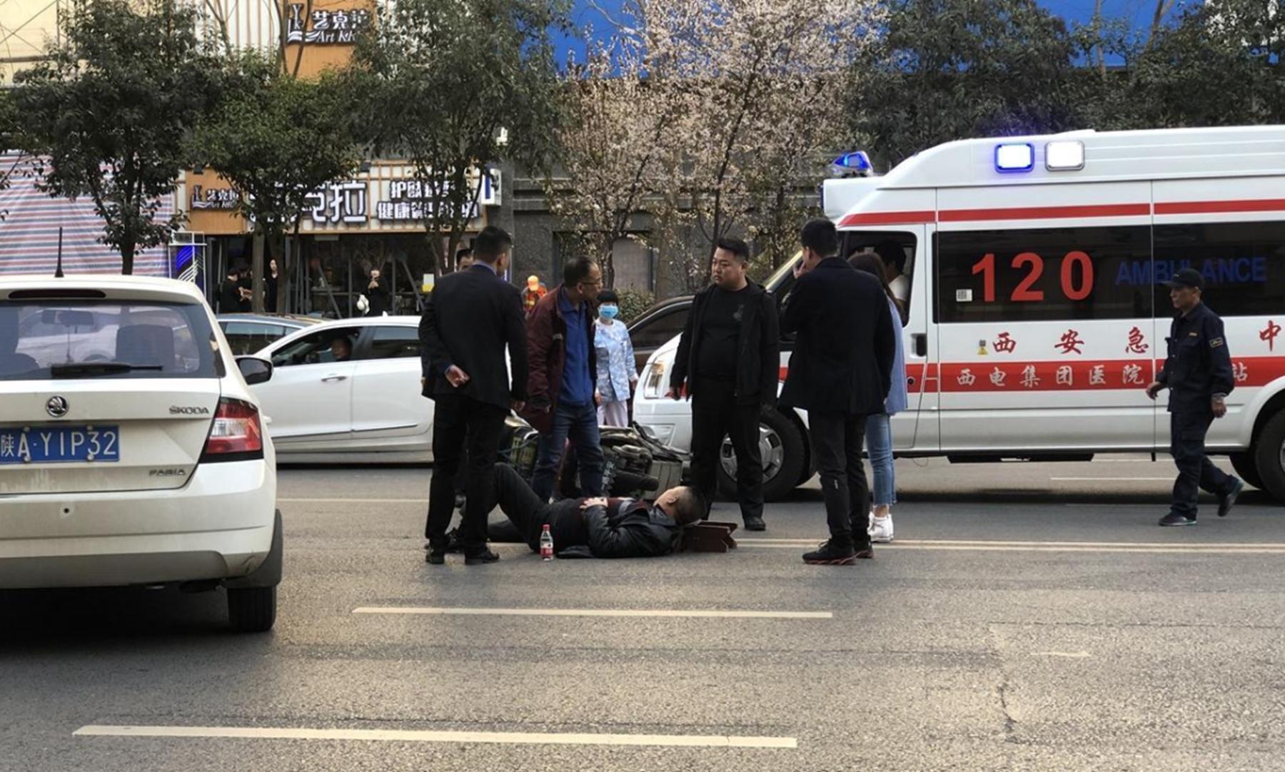 交警电话(交警提醒:开车出事故先打4个电话)-第2张图片 交警电话(交警提醒:开车出事故先打4个电话)-第2张图片