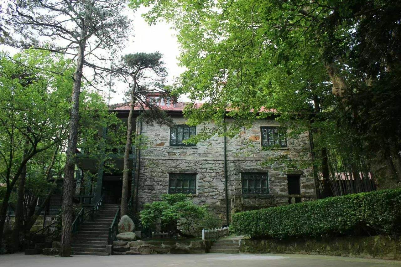 庐山海拔高度多少米（庐山海拔1474米为何能成纳凉胜地）-第7张图片