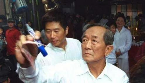 风水大师白龙王是谁（香港的什么人被其他人称为白龙王）-第6张图片