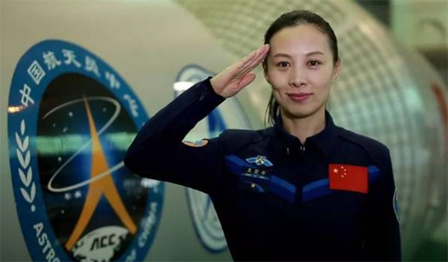 女航天员王亚平简介(王亚平同志简历)-第3张图片 女航天员王亚平简介(王亚平同志简历)-第3张图片