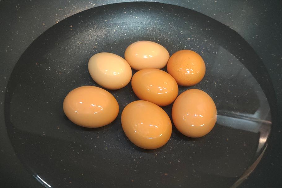 煮鸡蛋需要多长时间才能煮熟（一般几分钟热水下锅 ）-第4张图片