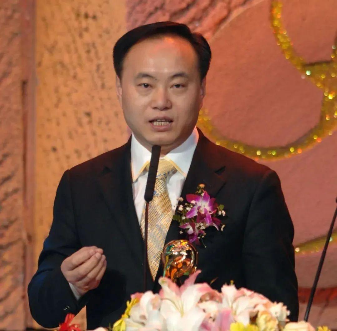 江苏首富严介和:坐拥3000个工业园,年入6738亿,他是如何做到的-第8张图片 江苏首富严介和:坐拥3000个工业园,年入6738亿,他是如何做到的-第8张图片