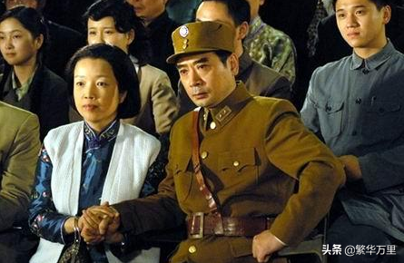 同样是演周总理,将王铁成、刘劲和孙维民放一起看,差别就出来了-第11张图片 同样是演周总理,将王铁成、刘劲和孙维民放一起看,差别就出来了-第11张图片