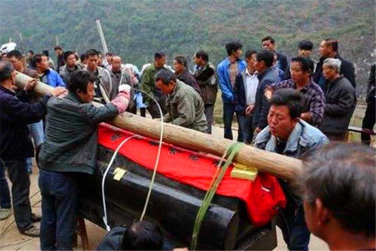 下葬时3种好征兆（下葬时出现在什么征兆寓意大富大贵）-第4张图片
