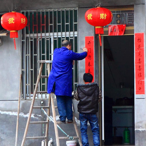 除夕春联几点贴最好（春节的对联什么时候贴最合适）-第4张图片